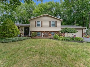 8666 Bayberry Dr NE, Warren, OH