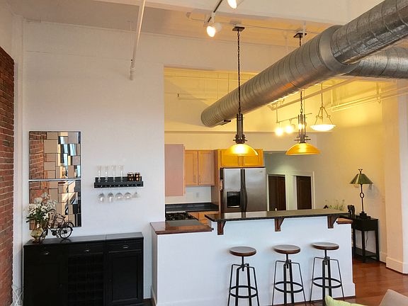 5th image of 210 Ellicott St APT 704