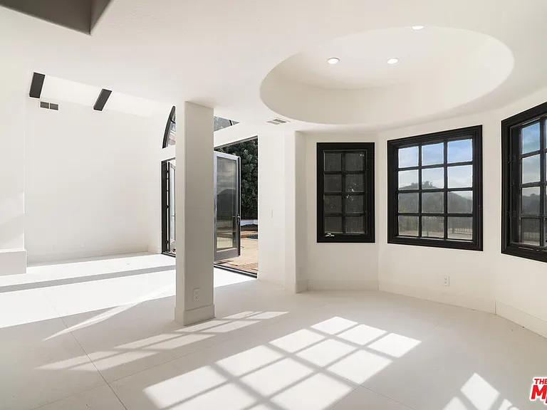 24362 Park Granada — Photo 8