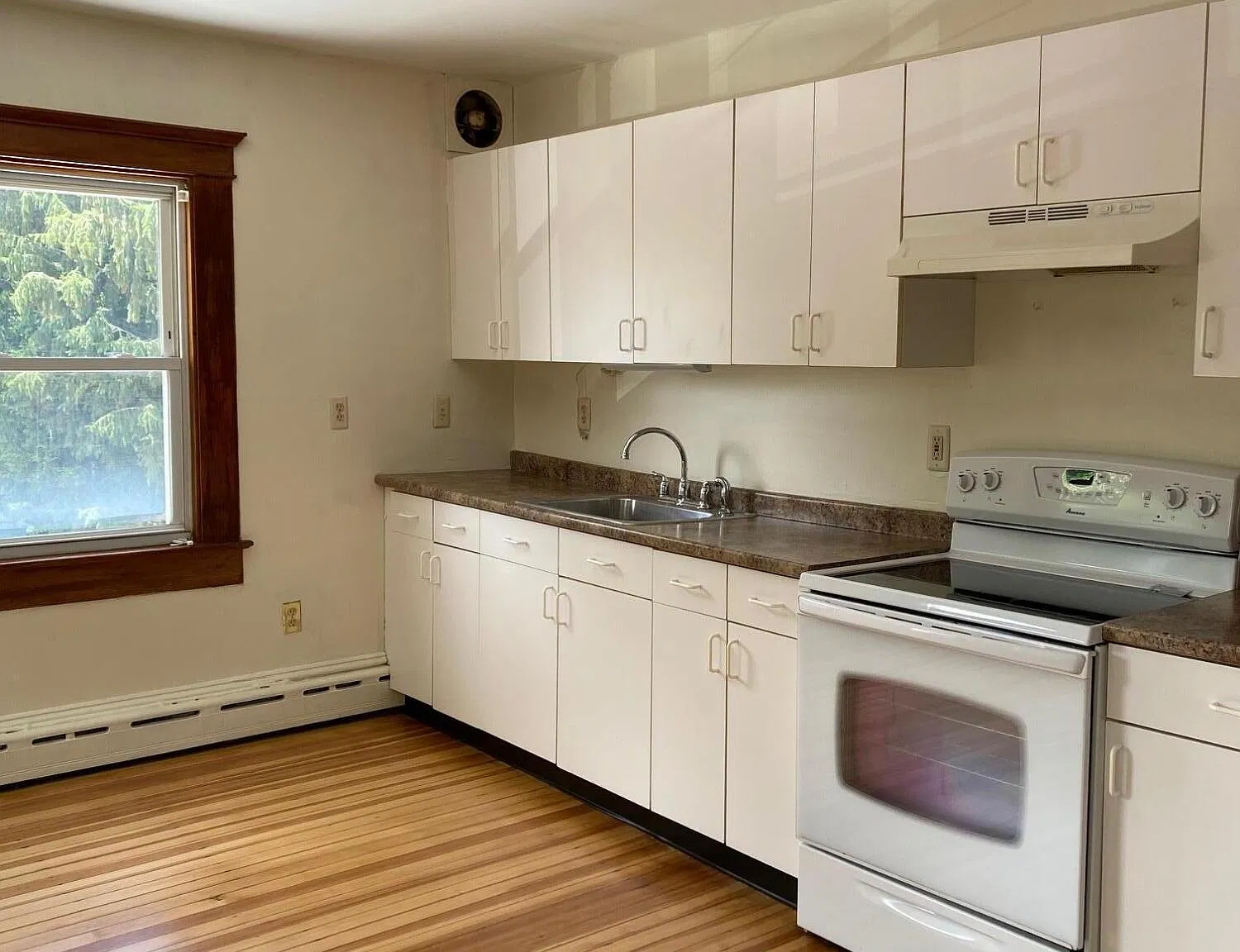 2 bed, 3314 sqft, $2,400 — Photo 3