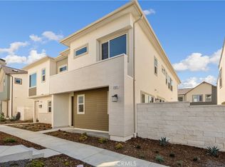 27672 Ensemble Pl, Valencia, CA 91381