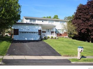 4 Ironworks Rd, Monroe, NY 10950