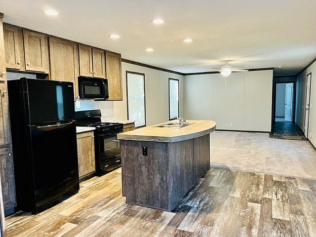 1st image of 2129 Arrowhead Dr #278