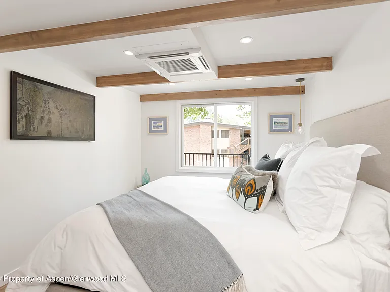 901 E Hyman Ave #5 — Photo 5
