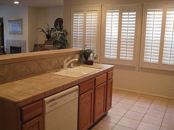 Island with Breakfast Bar