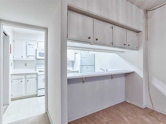 4th image of 700 W 7th Ave Unit 203