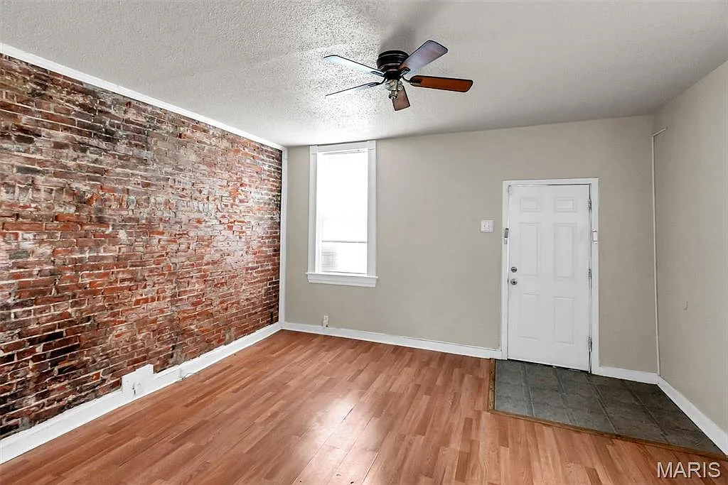 2 bed, 1.0 bath, 1088 sqft, $1,300 — Photo 4