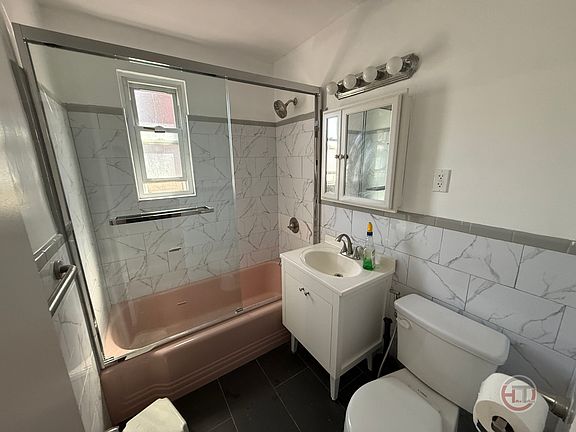 2nd image of 3065 Middletown Rd Floor 2