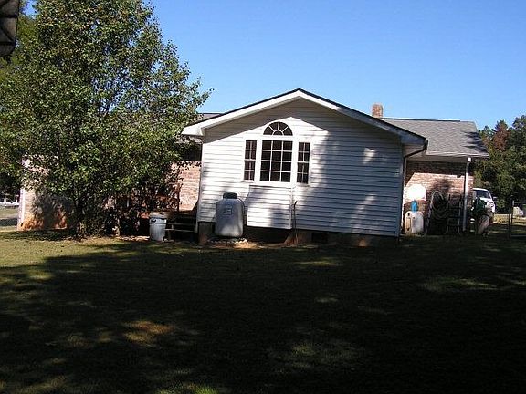 3rd image of 117 Peoria Ln