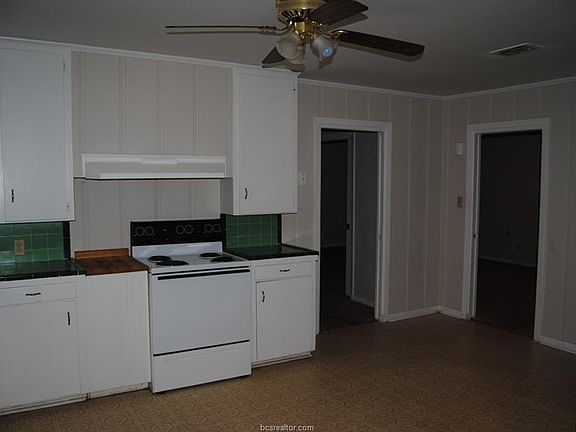 2nd image of 500 Bolton Ave