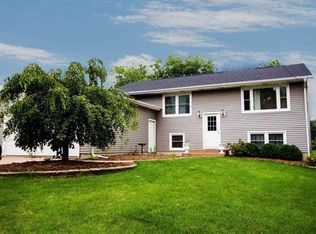 3805 35th Ave, Moline, IL 61265