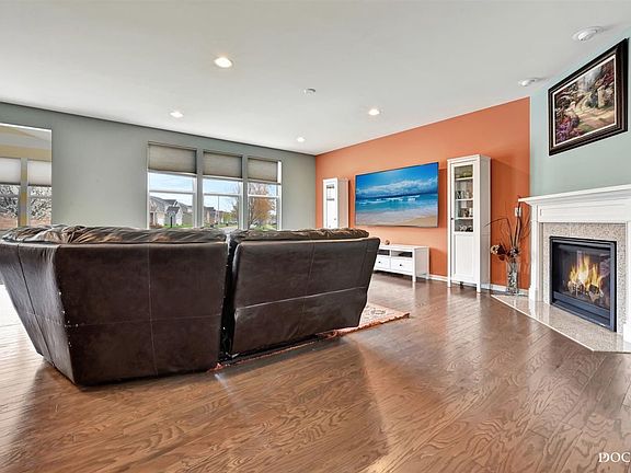 5th image of 2114 Roaring Creek Dr