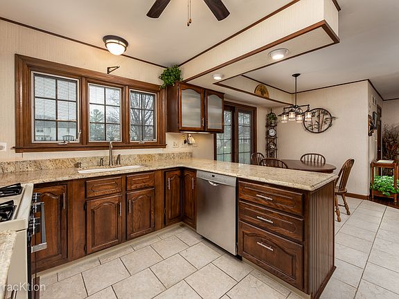 5th image of 2053 Cromwell Dr