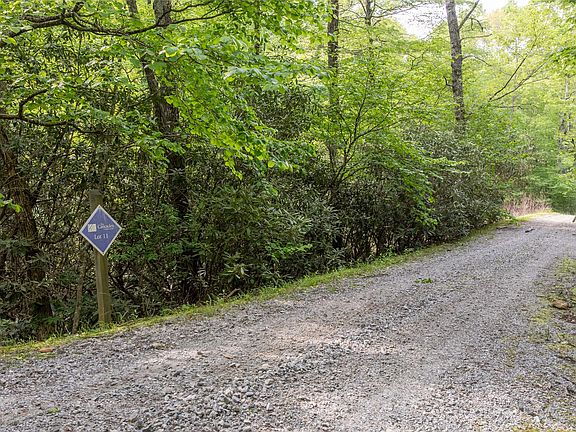 3rd image of 11 Power Line Road