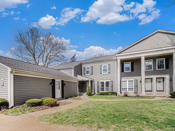 2624 Williamsburg Cir, Auburn Hills, MI 48326