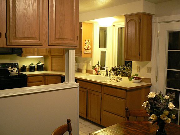Fron dining room looking into kitchen.