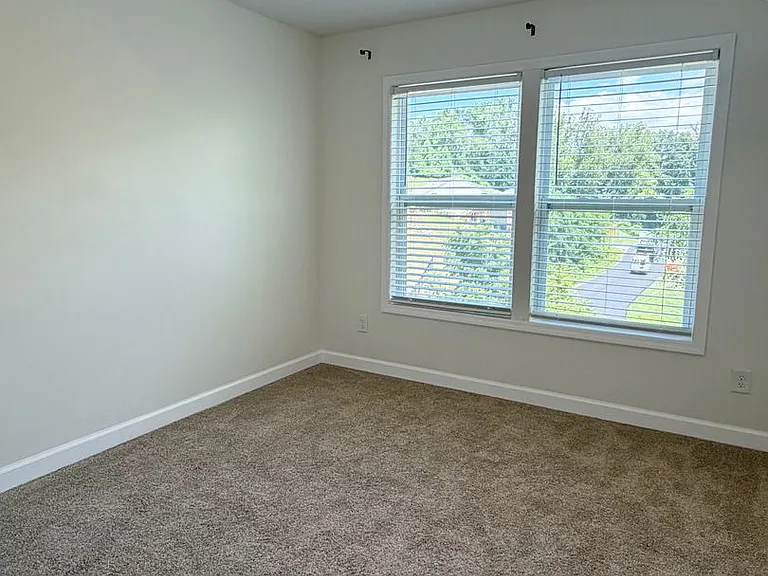 610 Santa Clara Dr — Photo 12