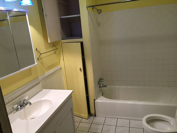 4th image of 1542 Stanton Ave