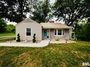 16488 E Country Club Rd, Mount Vernon, IL 62864