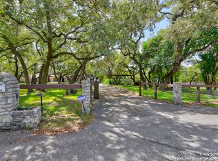 404 Fox Hall Ln, Castle Hills, TX 78213