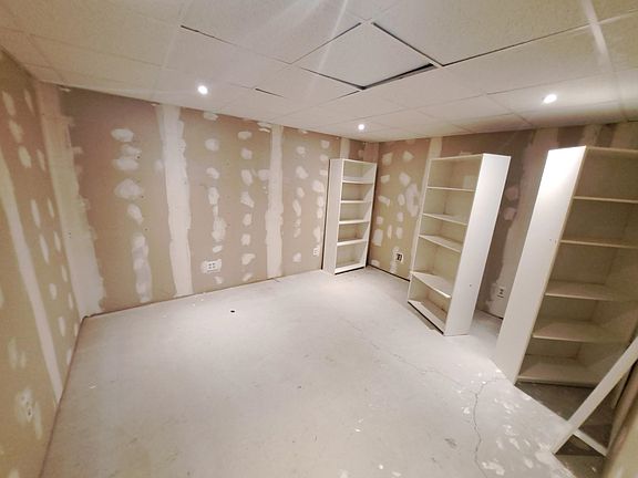 5th image of 3030 Edgewood Dr