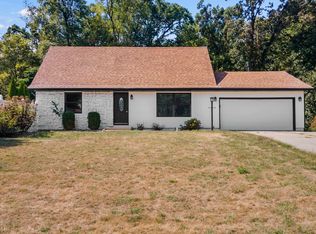 57691 Ridgeview Dr, Elkhart, IN 46517