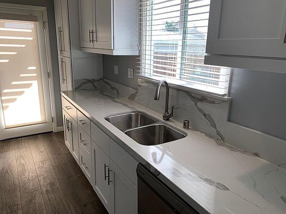 4th image of 16050 Doublegrove St
