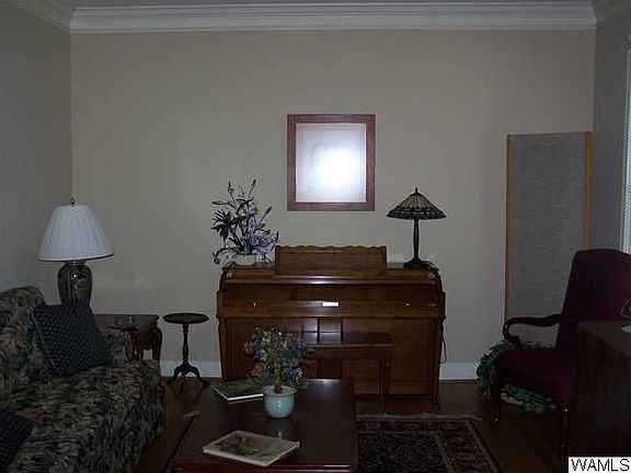 4th image of 3059 Yorktown Dr