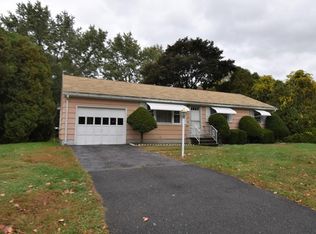 9 Loudville Rd, Easthampton, MA 01027