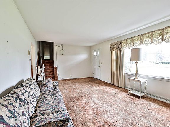 5th image of 4715 Pleasant Ave