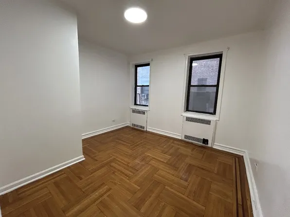 909 East 29th Street image 5 of 10