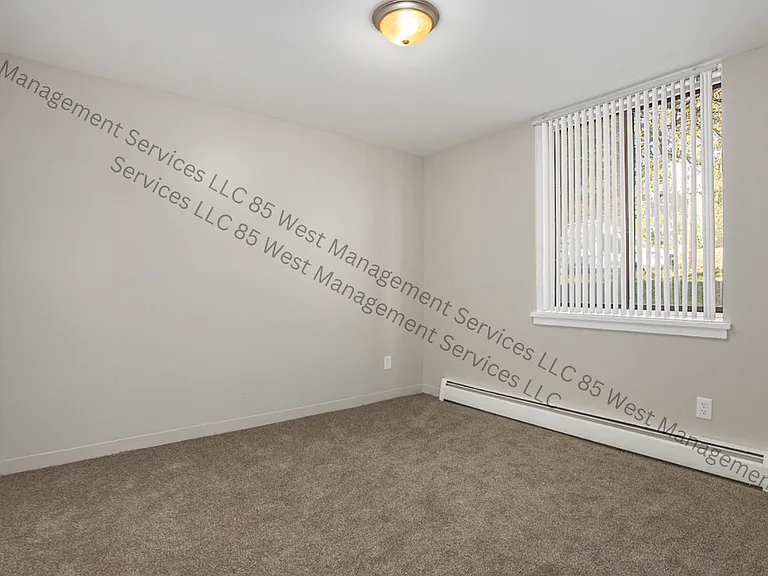 120 Leonard St NE — Photo 11