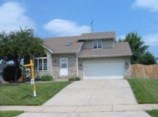 520 Northgate Dr, Crown Pt, IN 46307