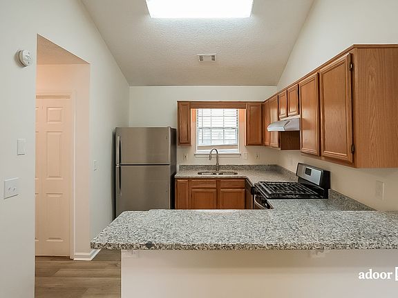 2nd image of 1483 Cain Ct N
