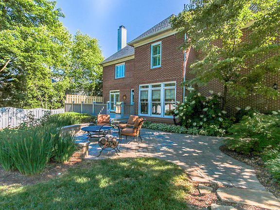 4th image of 8935 Isherwood Ln