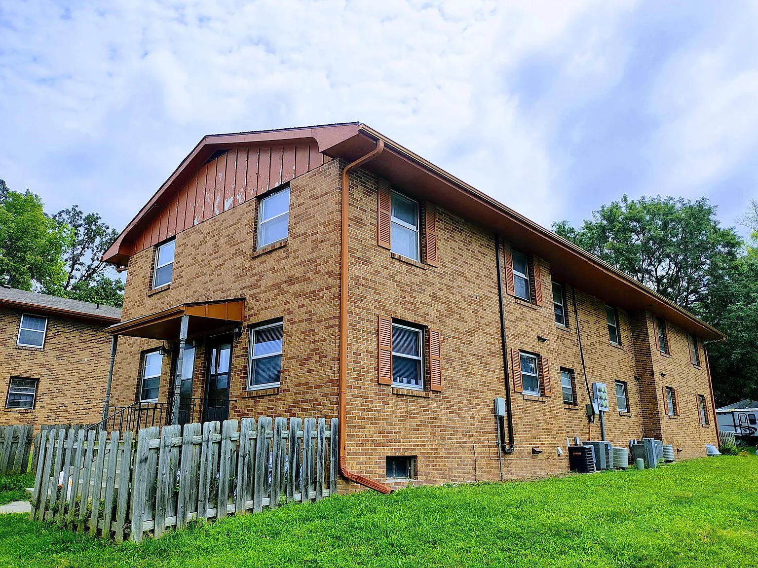 2 bed, $775 — Photo 1