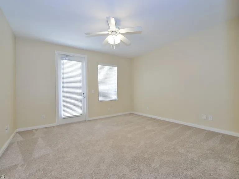 28725 Alessandria Cir — Photo 14