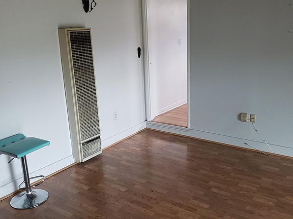 5th image of 900 N Kenwood St #B