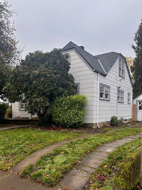 1st image of 213 SE 4th Ave