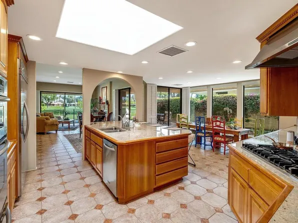 70 Columbia Dr, Rancho Mirage, CA 92270