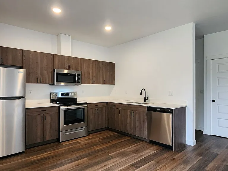 Ames Creek Apartments — Photo 16