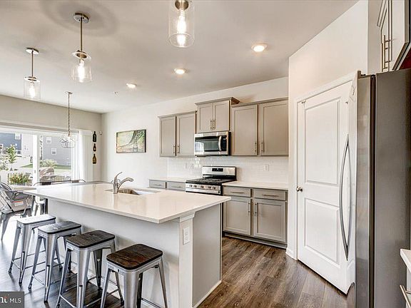 4th image of 2768 Golden Aster Pl