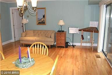 5th image of 10661 Weymouth St APT 104