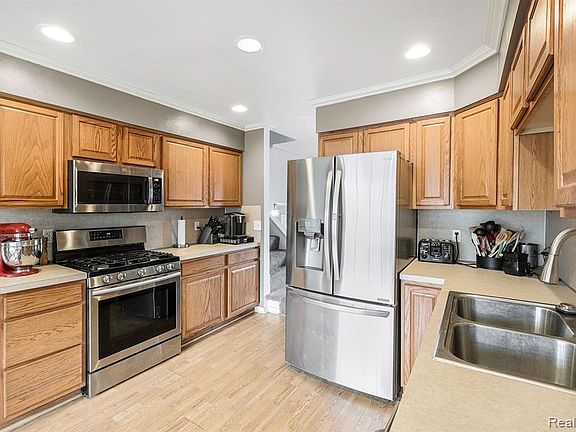 3rd image of 4483 McLeod Dr