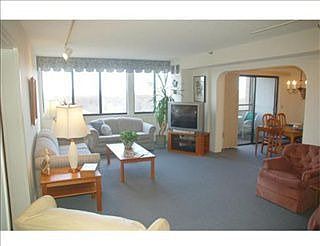 5th image of 250 Hammond Pond Pkwy APT 1411S