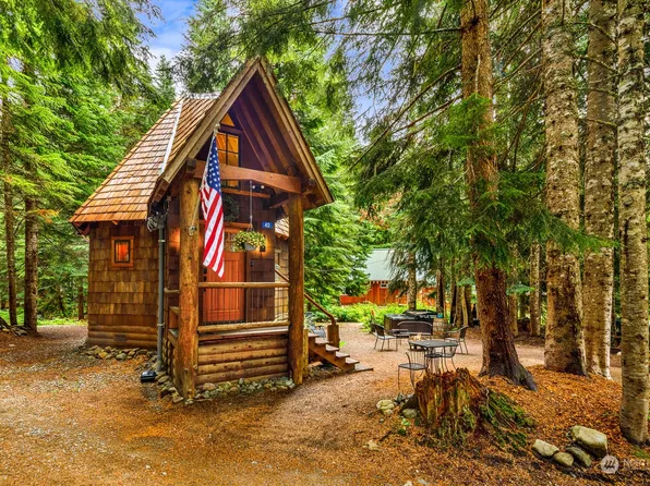 40 Snow Cabin Place, Snoqualmie Pass, WA 98068