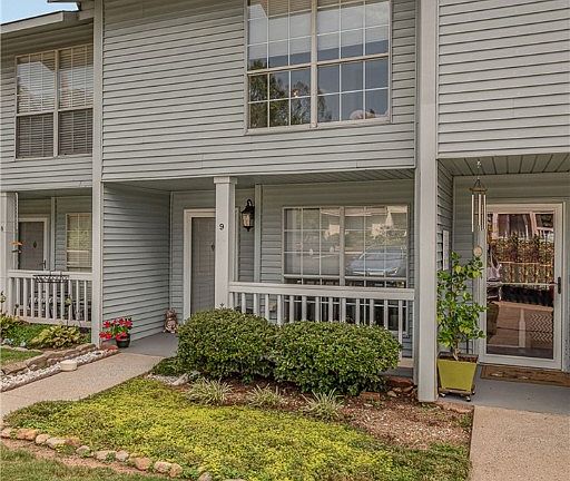 3rd image of 9 Bear Grass Ct