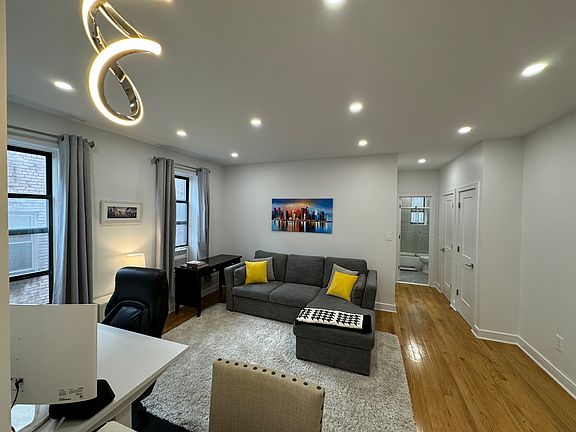 5th image of 4310 44th St APT 4F