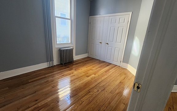 3rd image of 538 S 6th Ave Floor 1
