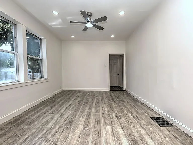 330 Naugatuck Ave — Photo 23